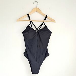 Peddney Somerset Criss Cross One Piece - Medium